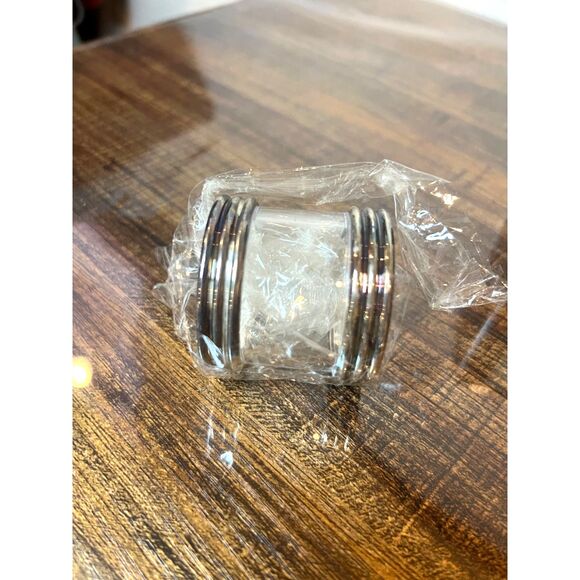 Vintage I Preziosi Italy Silver Plated Napkin Rings 2 Boxes Set of 8 - 1980s NEW - Picture 3 of 4